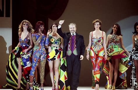 vestire versace questione di stile|gianni versace designer.